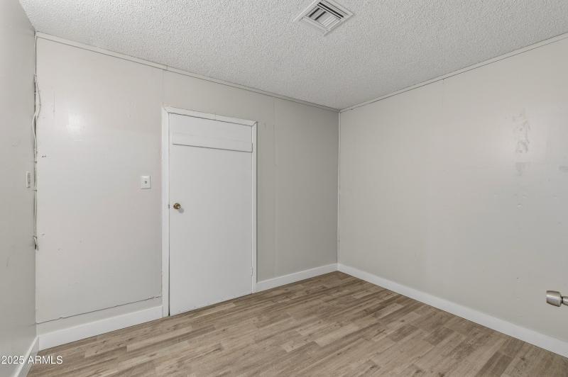 2910 N 60th Drive-21