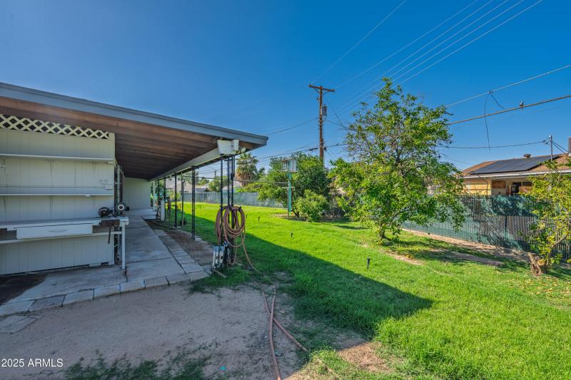 2910 N 60th Drive-32