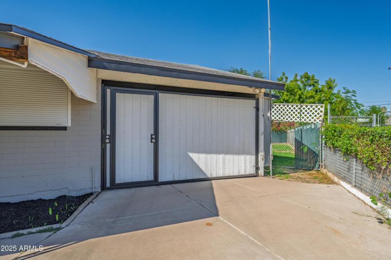 2910 N 60th Drive-36