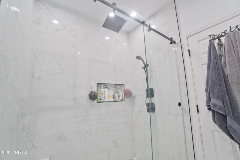 Main Bathroom 3