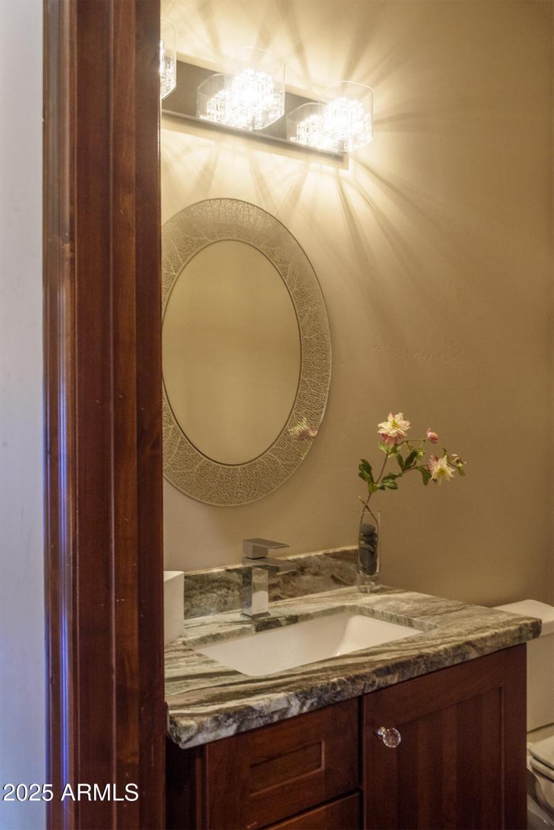 8 POWDER ROOM (2)
