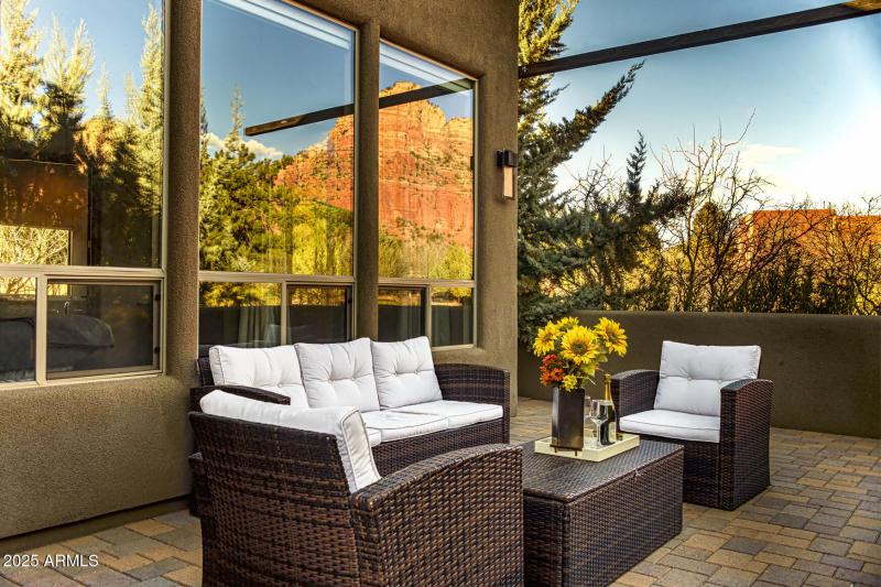1 FRONT PATIO NE (1)
