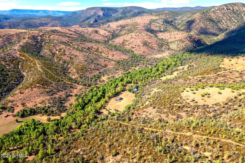 Gordon Crk Flows thru Ellnwd Hmstd