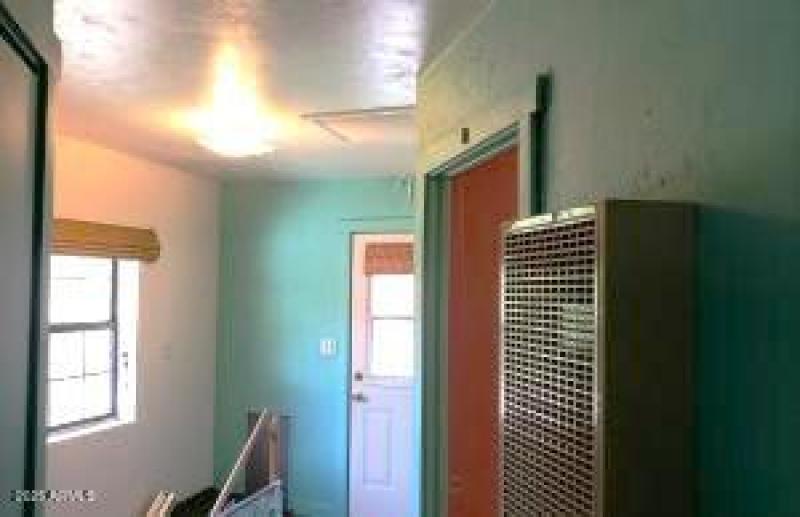 2nd Floor Landing & Hall