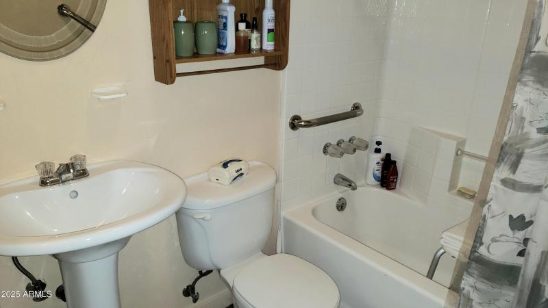 Bath Full Up All Fixtures