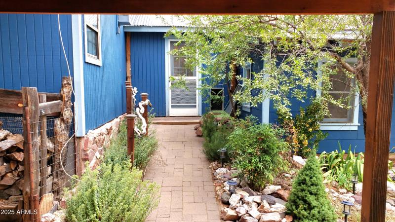 Landscaping betw Homes