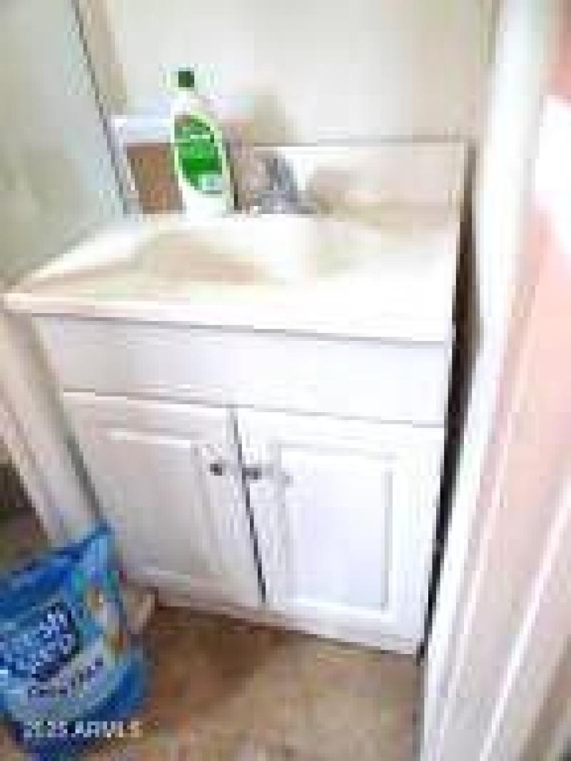Log Hm 2nd Floor Bath Vanity