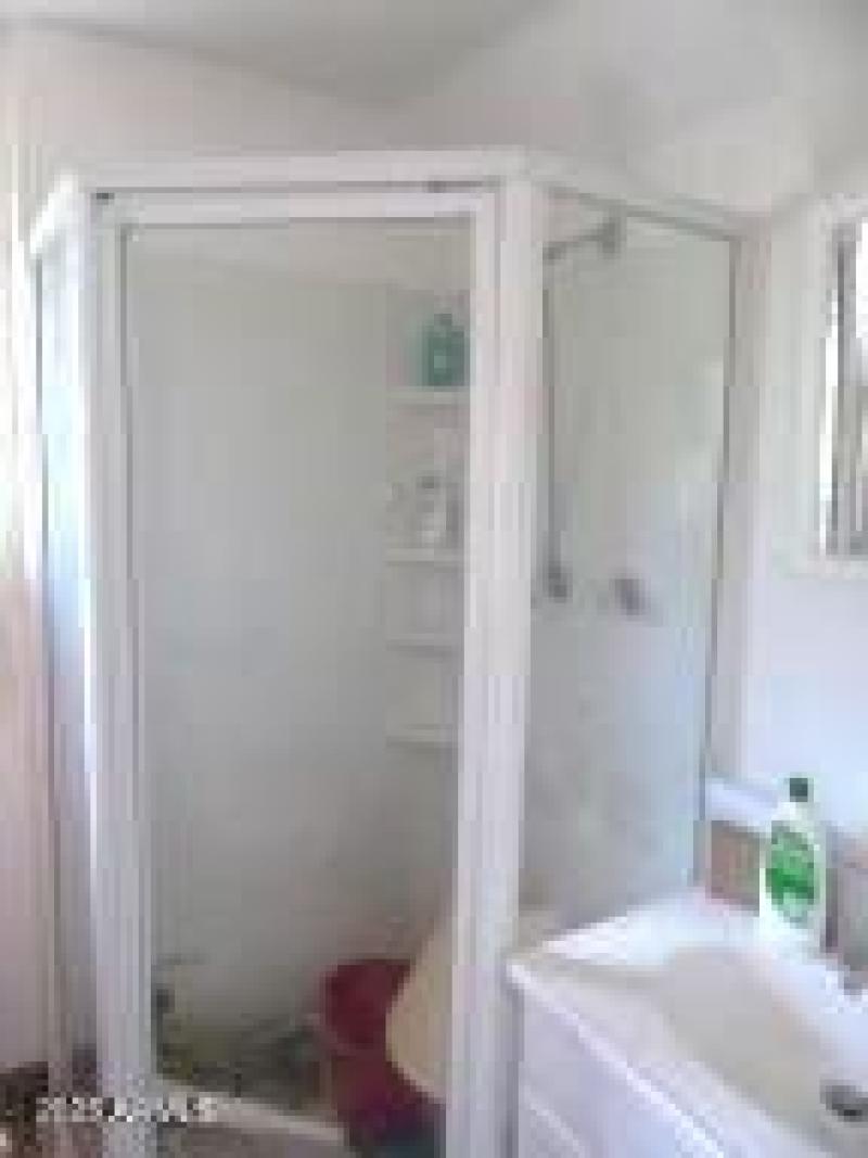 Log Hm 2nd Floor Bath Shwr & Vanity