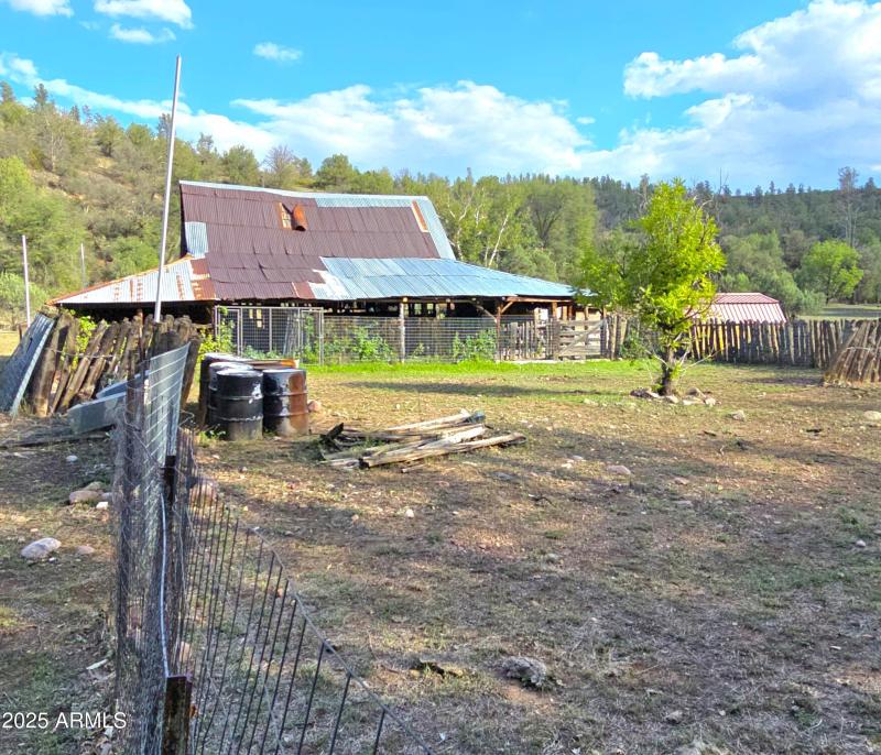 Barn Corral & Solar Power Shed
