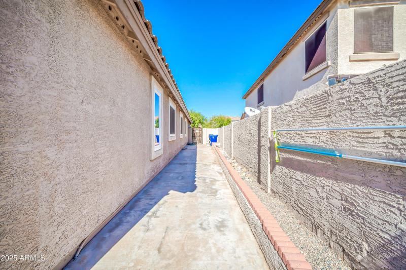 16219 W Yucatan Dr-33