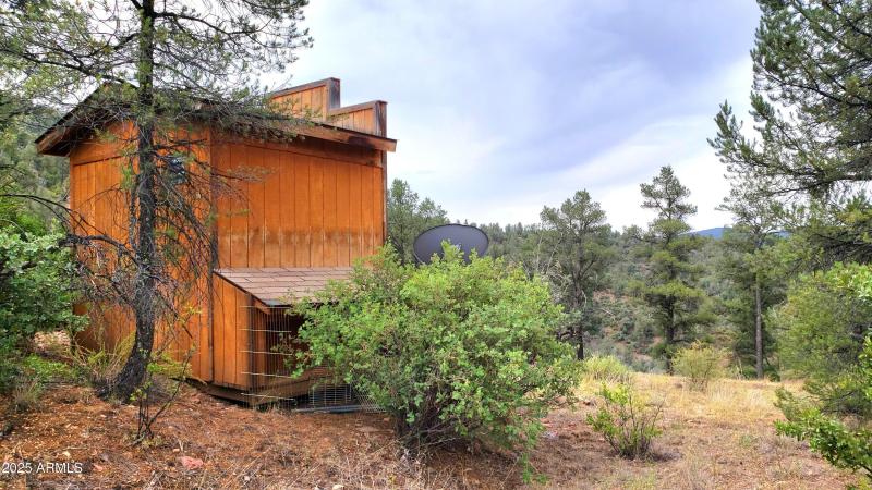 E Knoll Power Shed Back twd Driveway