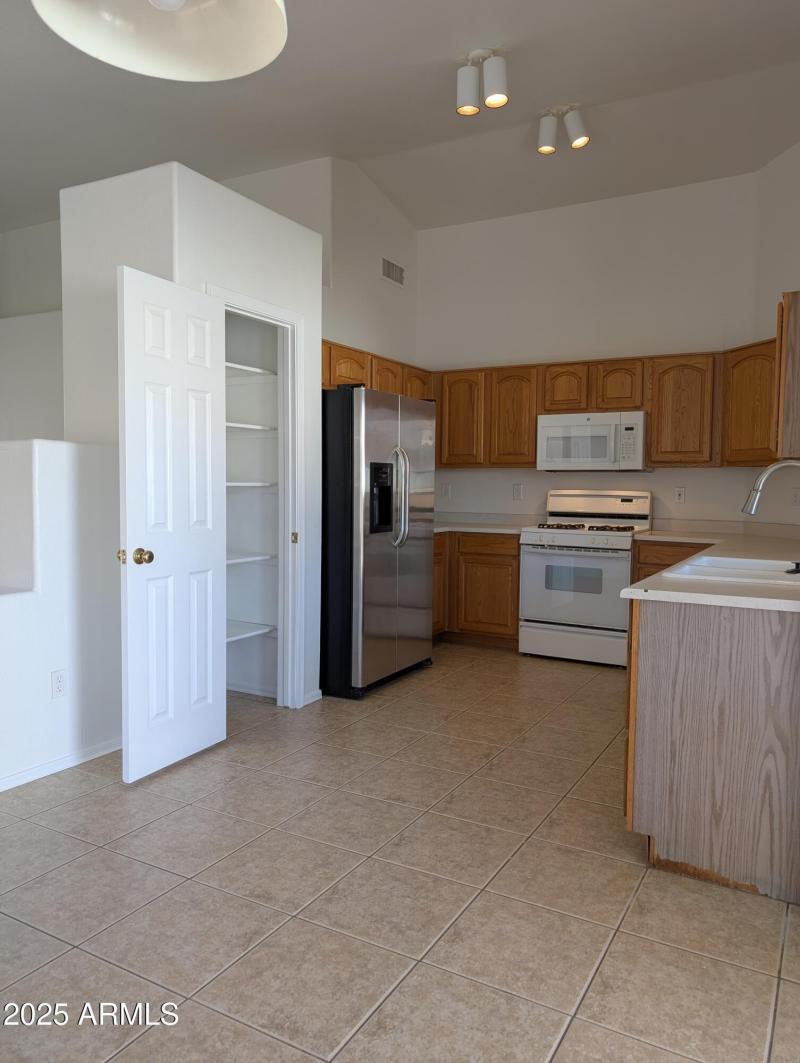 PXL_20251025_190331730.MP