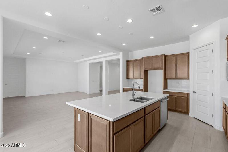 7632 W Remuda Drive ~ Ready Now!