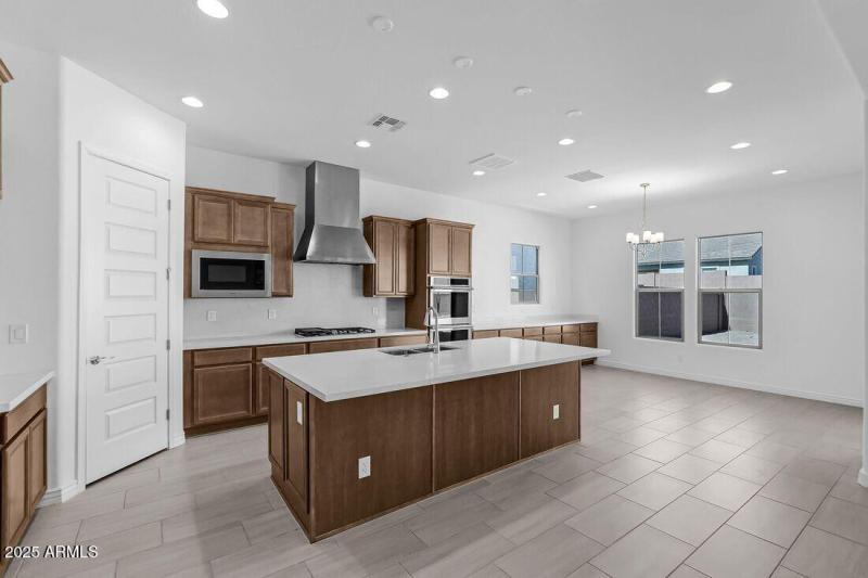 7632 W Remuda Drive ~ Ready Now!