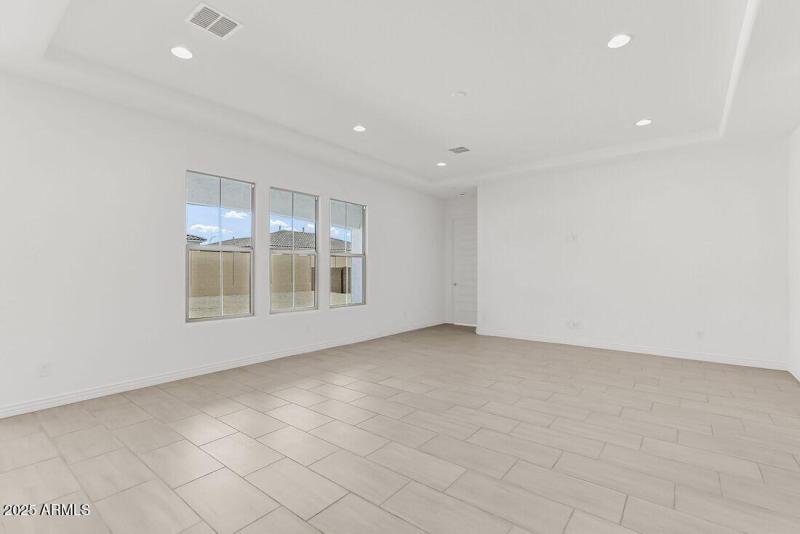 7632 W Remuda Drive ~ Ready Now!