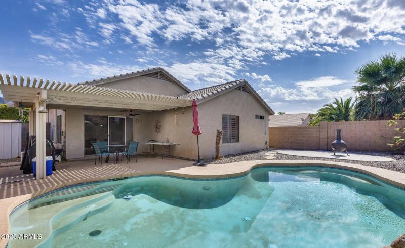 12617 W Clarendon Ave Pool