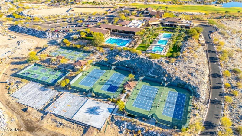 Victory Pools and Pickleball Courts