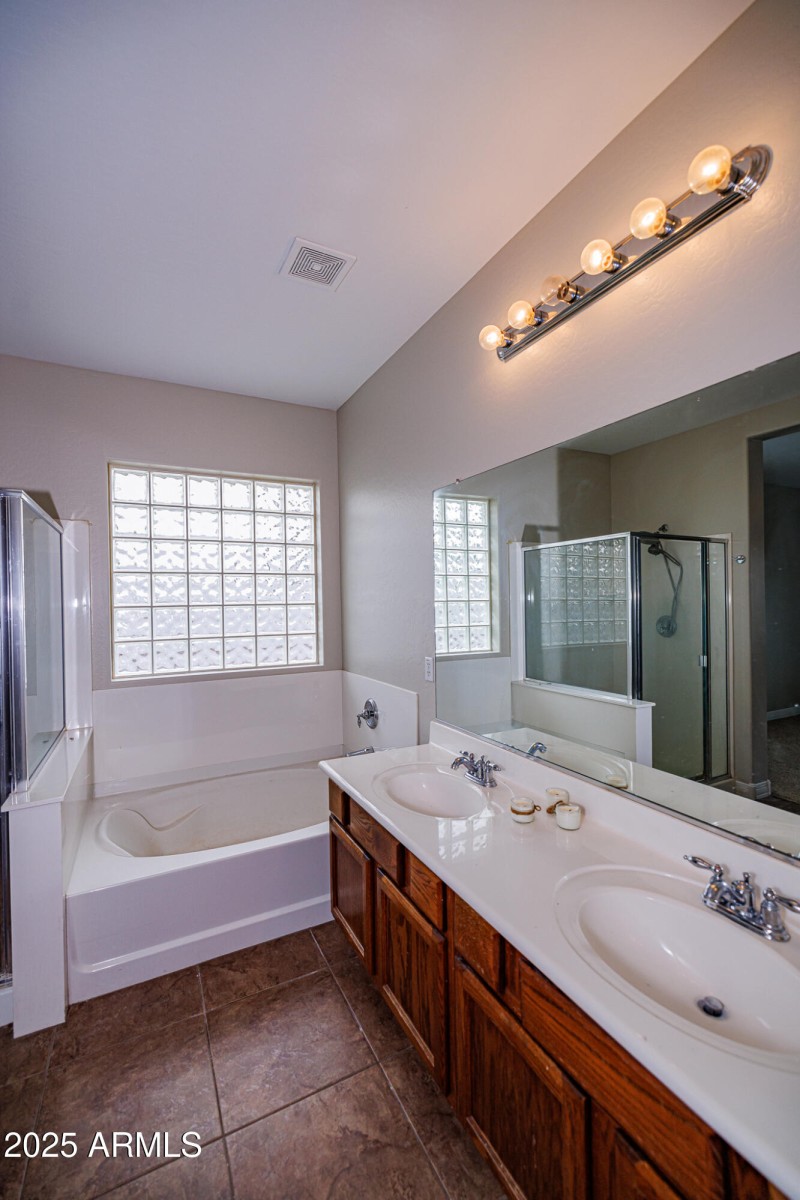 _03A1153-1200px-July 23, 2022