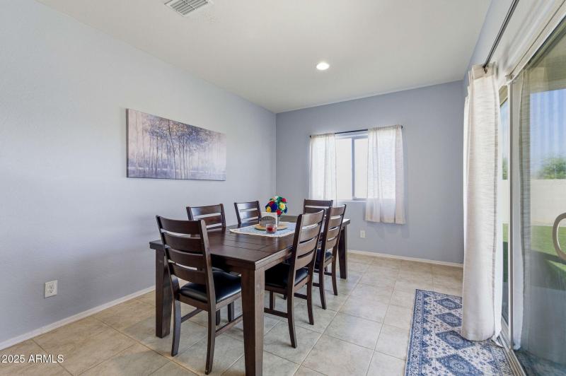 22-web-or-mls-43818 W Acacia Ave-22