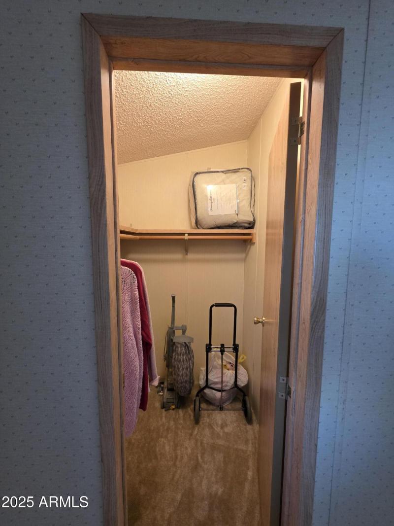 bdr 2 walk in closet