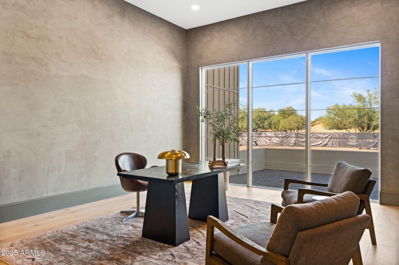 25-web-or-mls-10809-n-82nd-pl