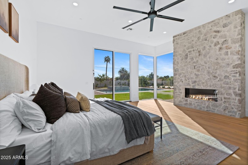 29-web-or-mls-10809-n-82nd-pl