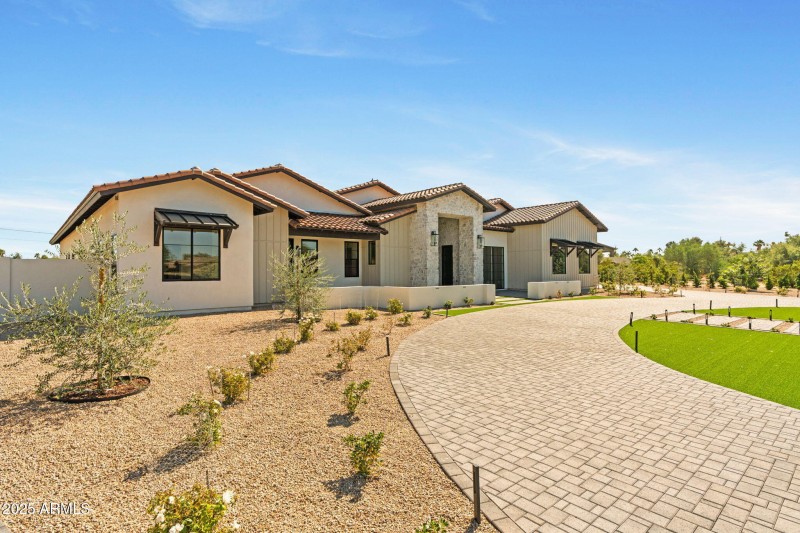 56-web-or-mls-10809-n-82nd-pl