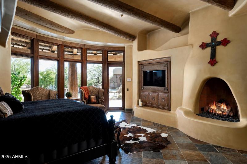 028-8681 E Artisan Pass -30