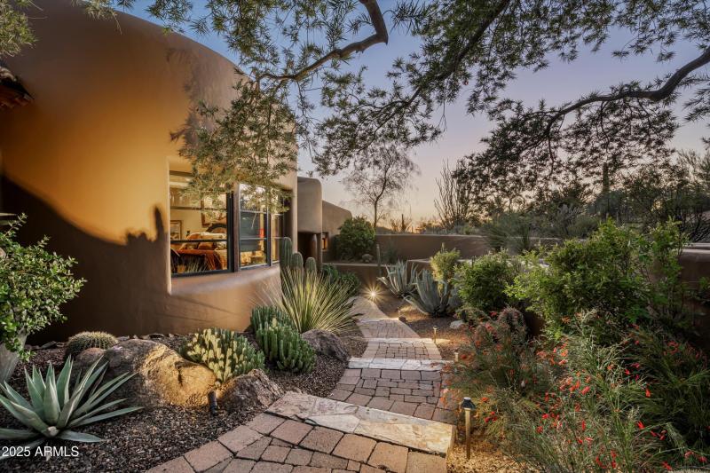 039-8681 E Artisan Pass -41