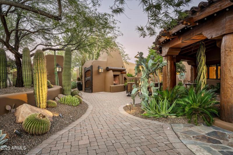 079-8681 E Artisan Pass -77