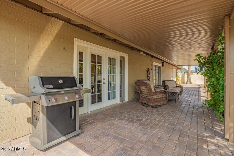 Montabello covered patio