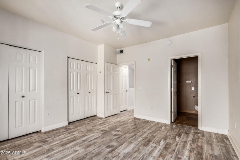 23 - Paradise Village