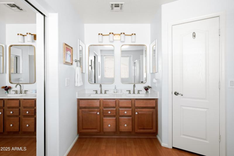 Primary_Bathroom_Photo_3