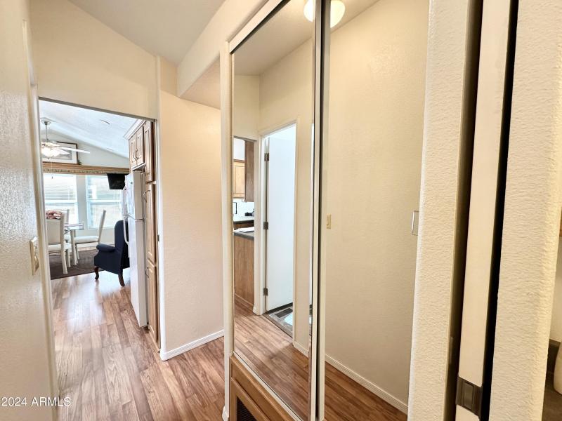 HALL MIRRORED CLOSET