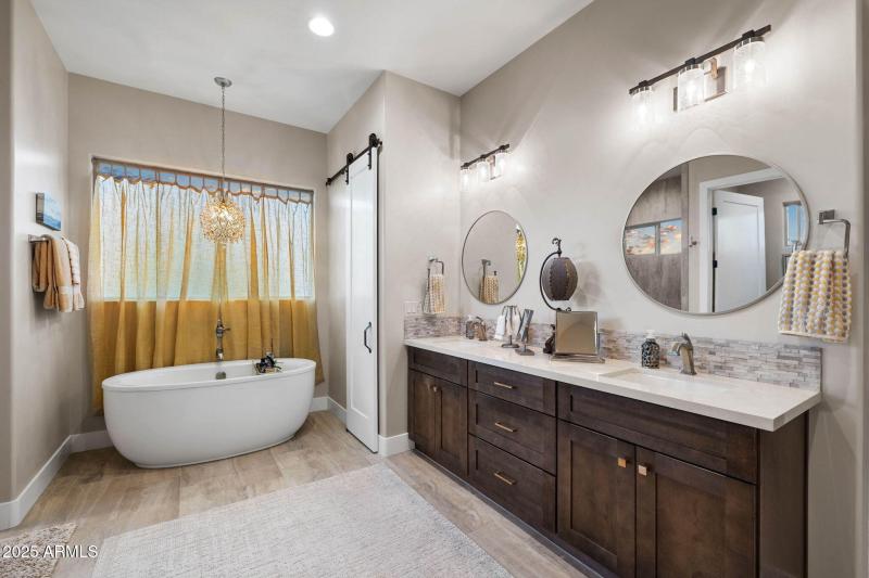 38-Primary Bathroom (2)