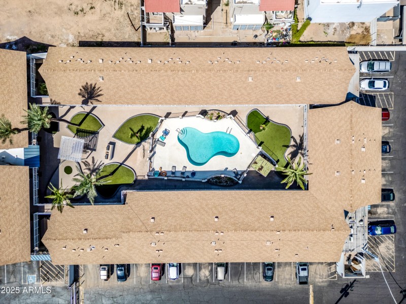 10-3025N32ndS-The Retro-ocupix-v2-9-9