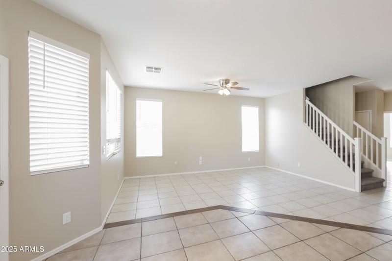 1006892.2636 S 89TH AVE - Living Room