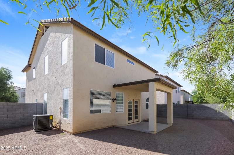 1006892.2636 S 89TH AVE - Rear View