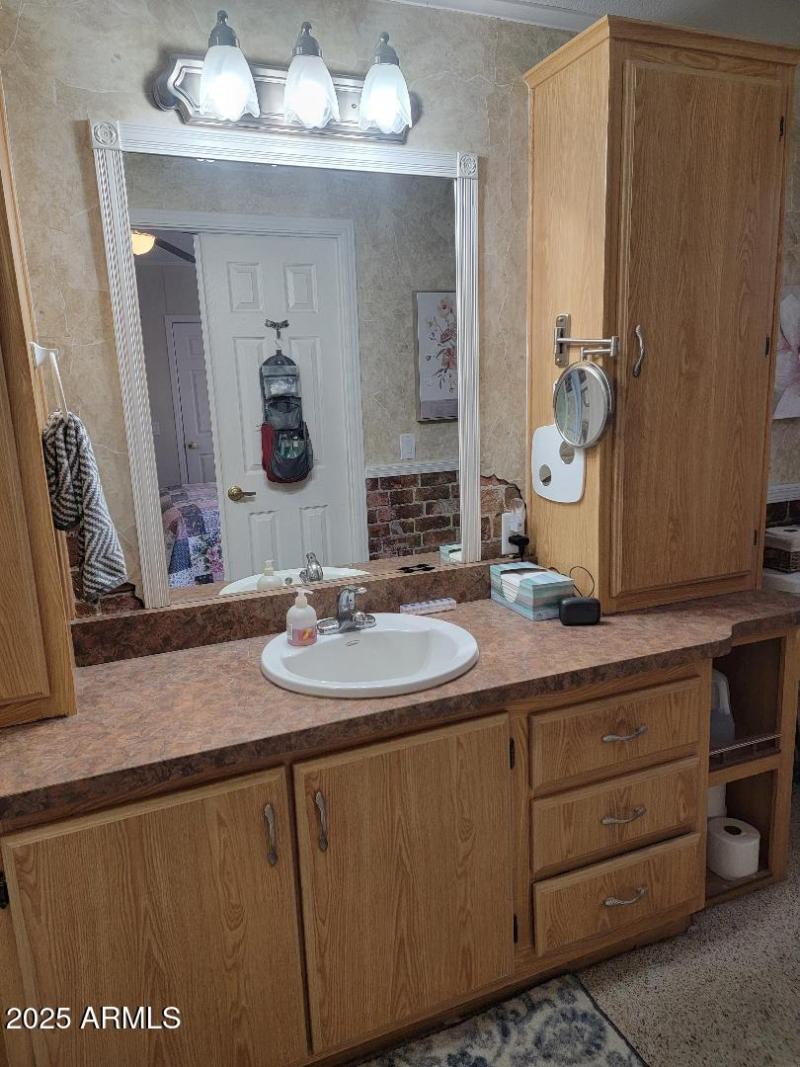 910 Pri bathroom vanity