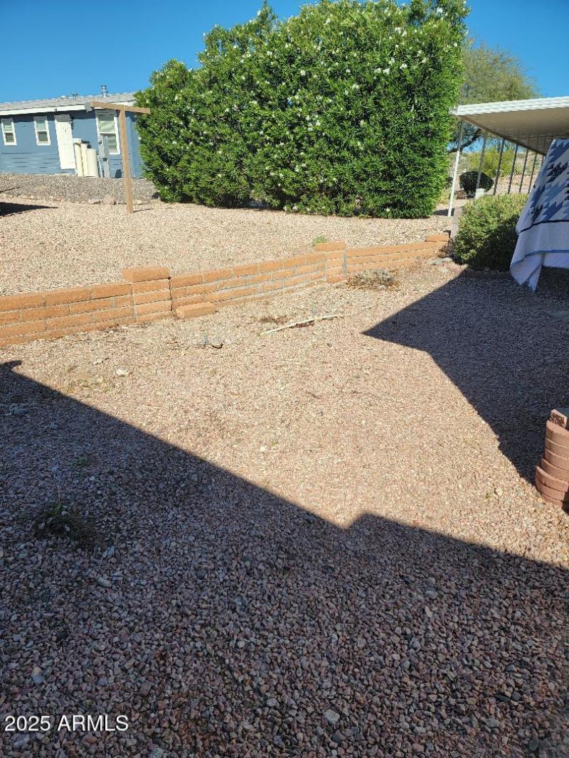 910 back of home with laundry line