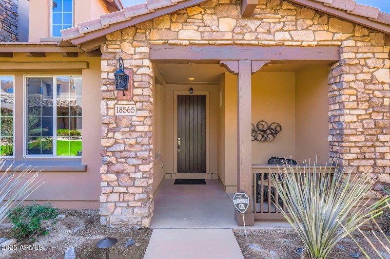 Exterior Front Entry