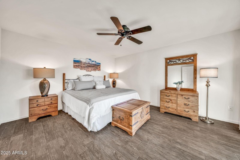 Primary with en-suite