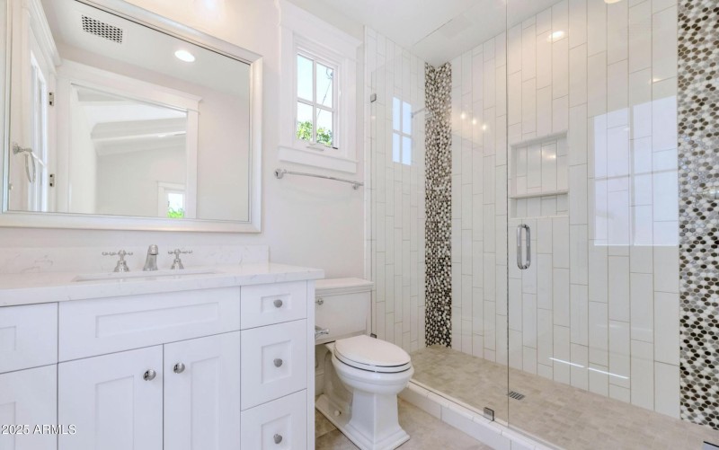 Guest house 3/4 bath