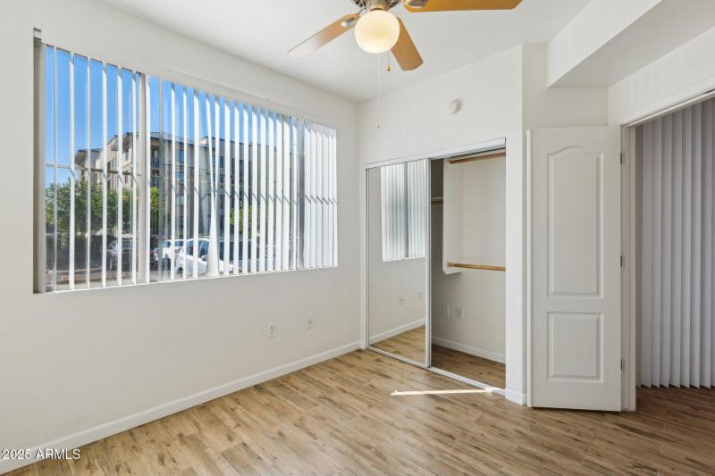 16-web-or-mls-1701-e-colter-st-182