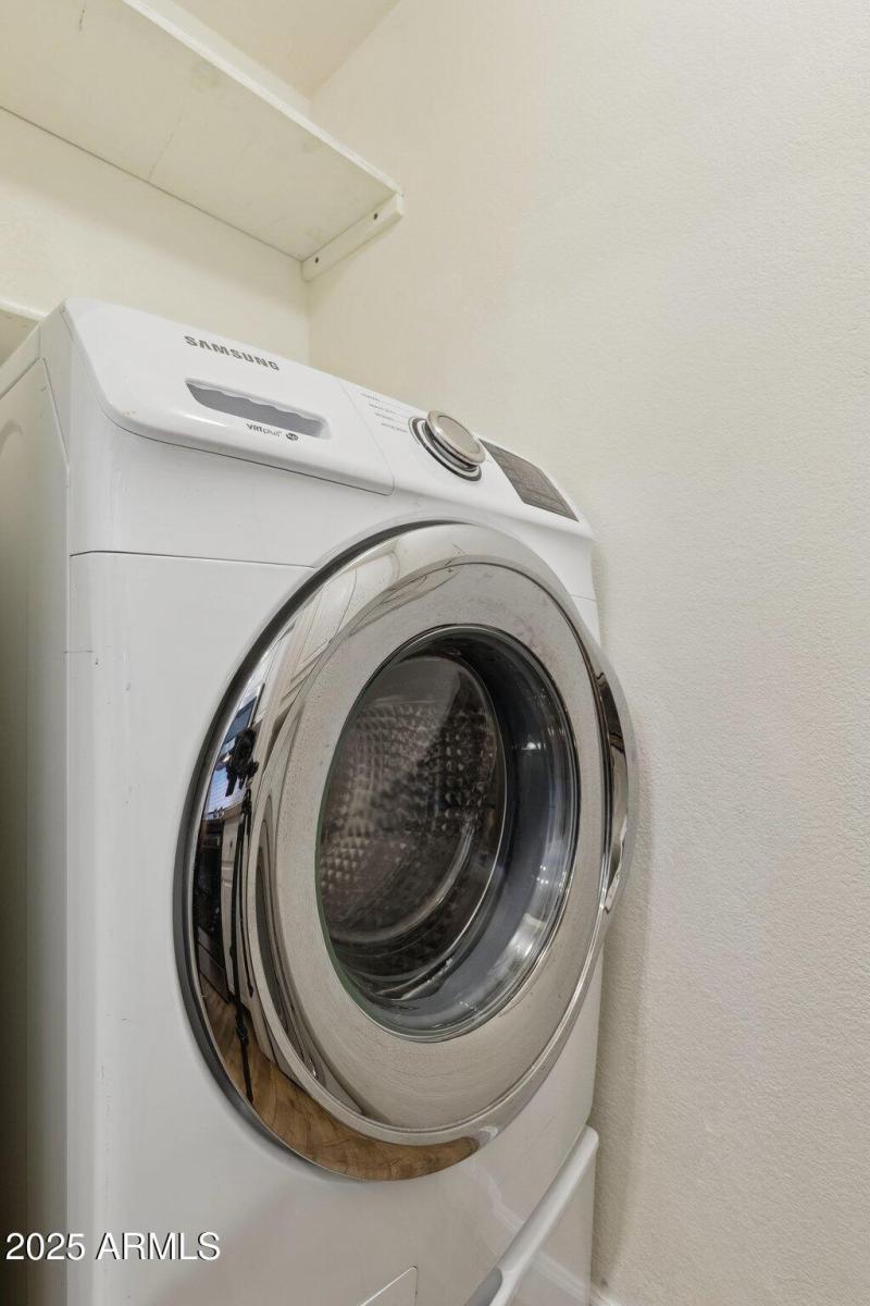 23-web-or-mls-1701-e-colter-st-182