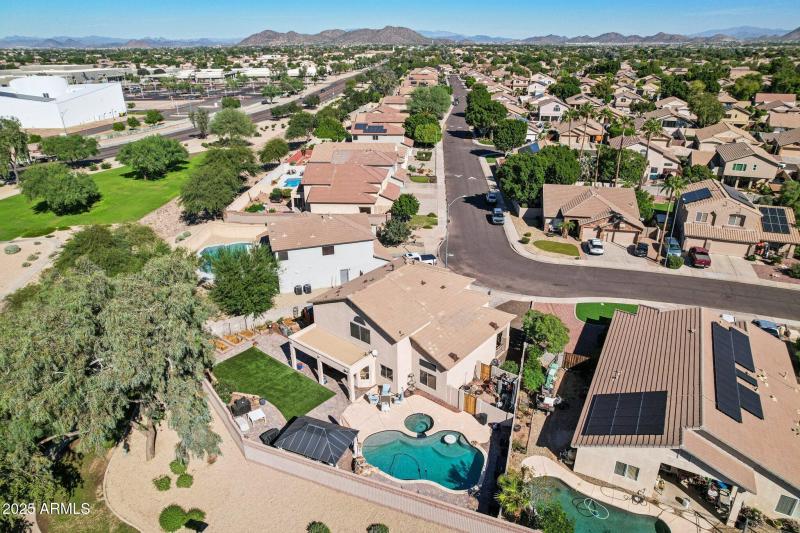 46-web-or-mls-W Beaubien Dr-S2610-058