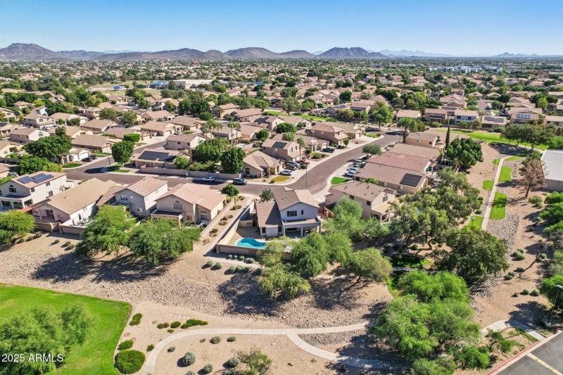 48-web-or-mls-W Beaubien Dr-S2610-060