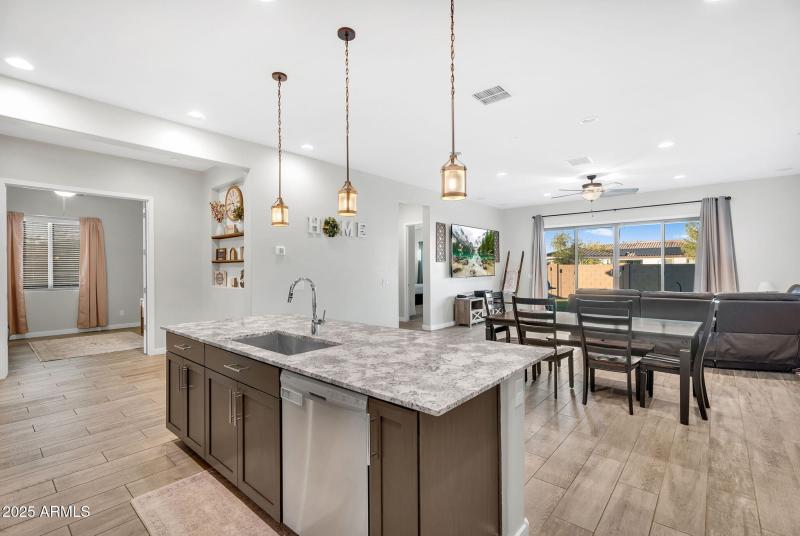 GRANITE COUNTERTOPS & UNDER MOUNT SINK