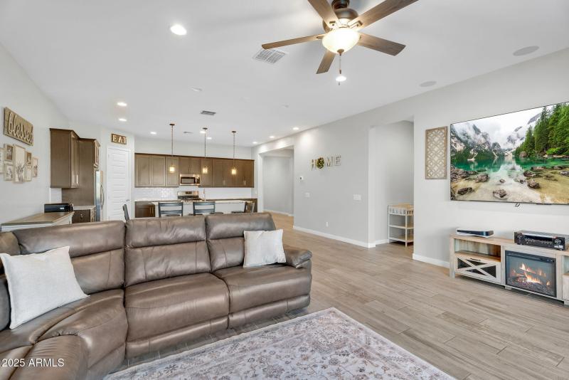 SURROUND SOUND SPEAKERS