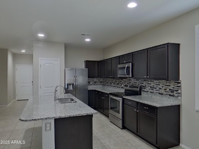 4_pc_XgzvsG8Tjj_ozjn0ylEaZ_other_room_U1